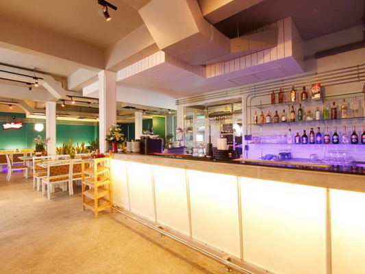 Lounge Bar